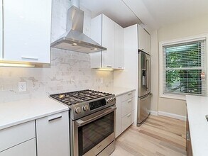 189 I St, Unit 1 in Boston, MA - Building Photo - Building Photo