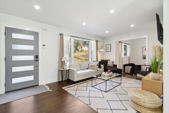 Room in House on Pasadena Dr in Decatur, GA - Building Photo - Building Photo