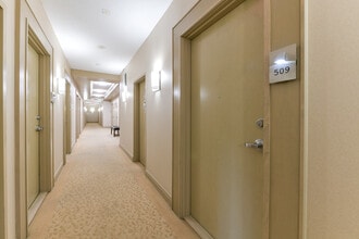 18 Holmes Ave in Toronto, ON - Building Photo - Building Photo