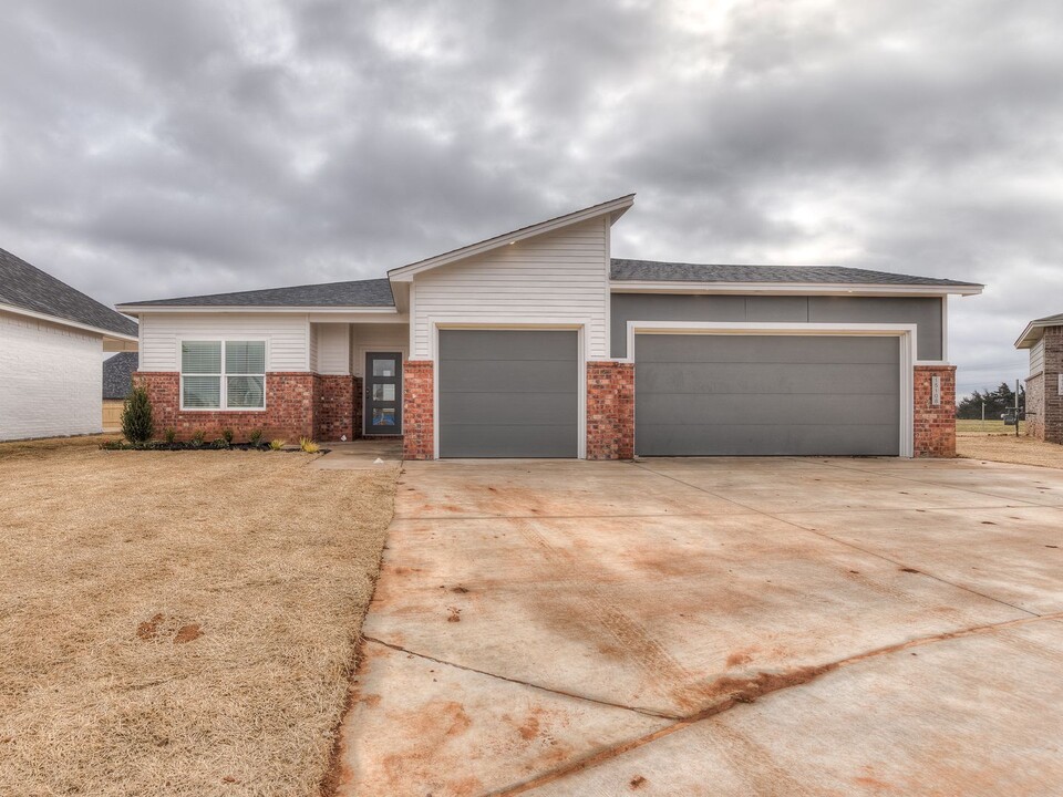 15108 Jasper Ct in Edmond, OK - Building Photo