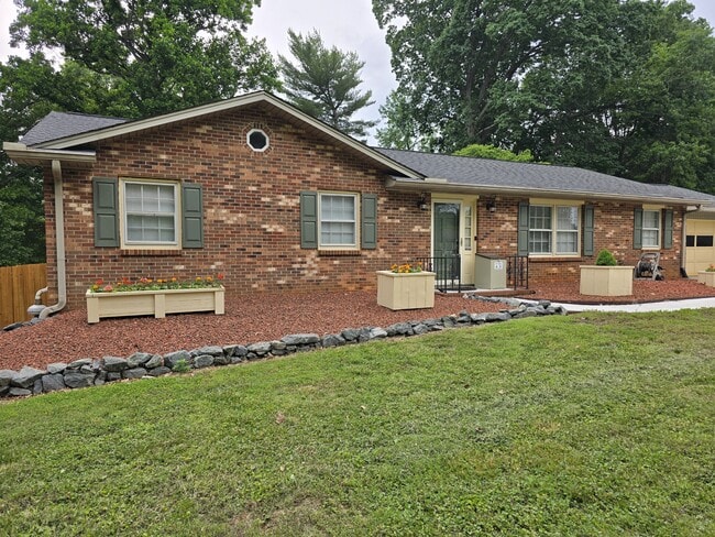 4680 Forest Manor Dr in Winston-Salem, NC - Building Photo - Building Photo