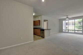 1060 S 3rd St, Unit 261 in San Jose, CA - Foto de edificio - Building Photo