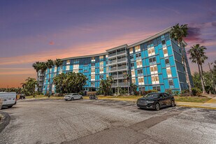 3315 58th Ave S, Unit #605 in St. Petersburg, FL - Building Photo