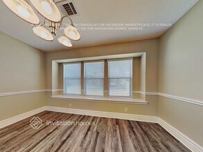 401 Merced St in Burleson, TX - Foto de edificio - Building Photo