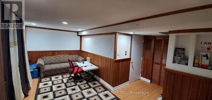 371 Orton Park Rd in Toronto, ON - Building Photo - Building Photo