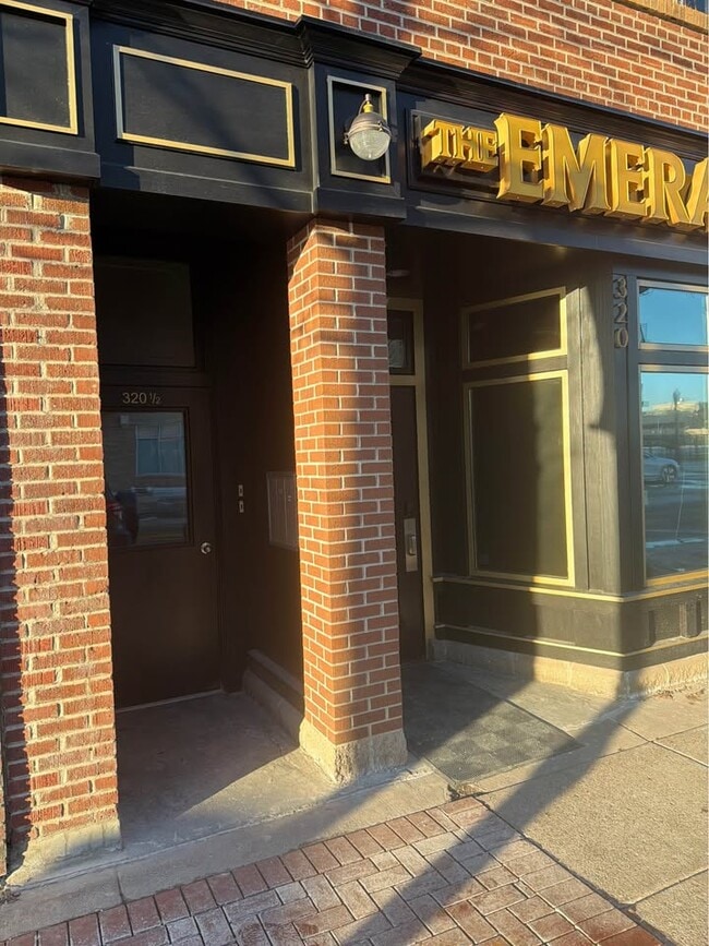 320 Washington St, Unit Apartment 2