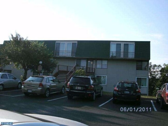 3531 Forest Lane, Unit Schwenksville One bedroom no pets/no smoking in Schwenksville, PA - Foto de edificio - Building Photo