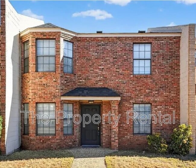 property at 3220 Preston Dr