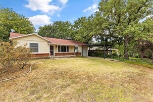 5217 Deavers Ln in Fort Worth, TX - Building Photo