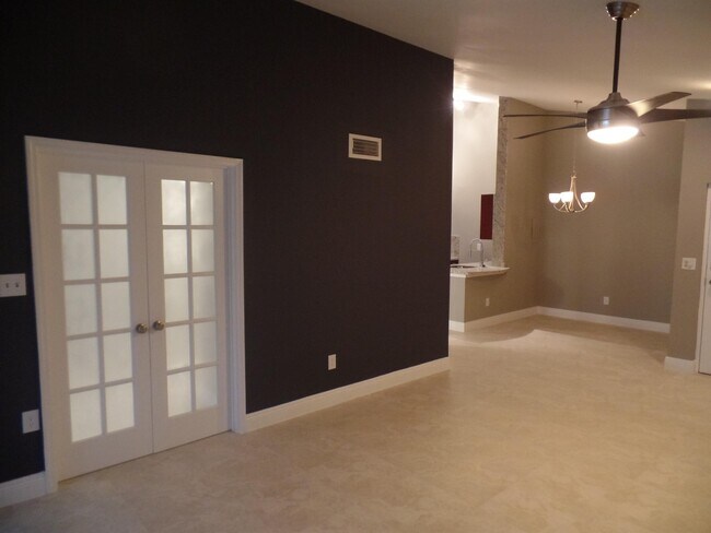 property at 2880 N Oakland Forest Dr