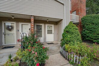 254 Vail Ct in Hamilton, NJ - Foto de edificio - Building Photo