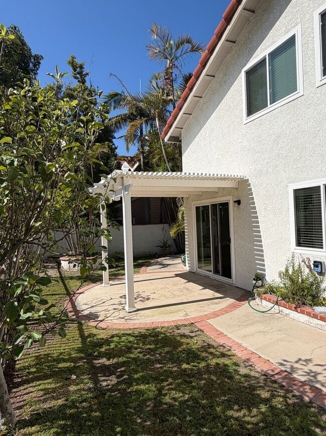 6406 E Raven Ct in Orange, CA - Foto de edificio - Building Photo