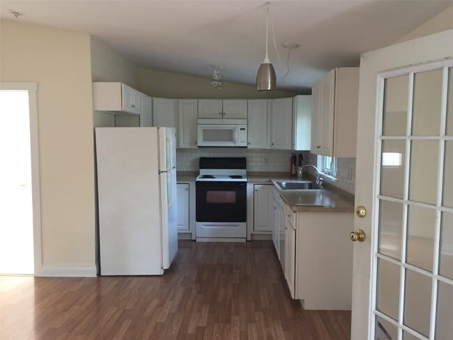 62 E Market St in Red Hook, NY - Building Photo - Building Photo