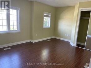 118 Tiller Trail in Brampton, ON - Building Photo - Building Photo