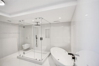 330 Sunny Isles Blvd, Unit 5-1405 in Sunny Isles Beach, FL - Building Photo - Building Photo