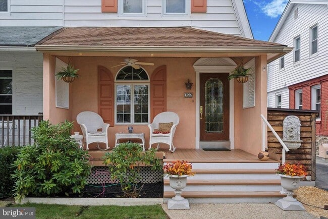 property at 122 Conway Ave