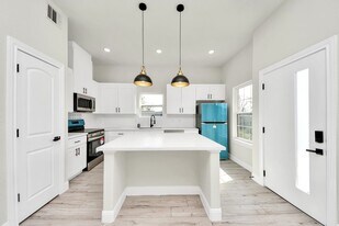 7815 Joy St in Houston, TX - Building Photo