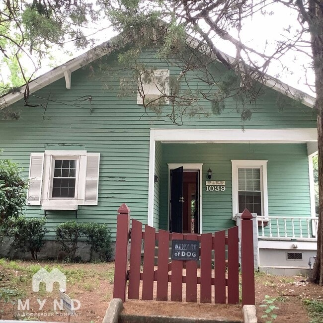 property at 1039 Astor Ave SW