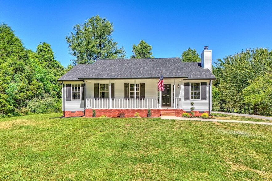 2475 Rock Springs Cemetery Rd in Columbia, TN - Building Photo