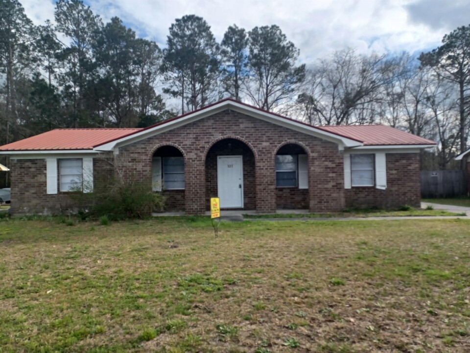 131 Glenn Bryant Rd in Hinesville, GA - Building Photo