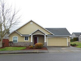 453 NW Harold St in Sublimity, OR - Building Photo