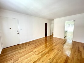 6200-6206 Fountain Ave in Los Angeles, CA - Building Photo