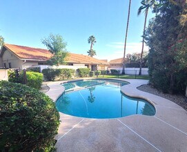 8725 E San Ardo Dr in Scottsdale, AZ - Building Photo - Building Photo