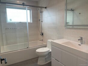 529 E Chester St in Long Beach, NY - Building Photo - Building Photo