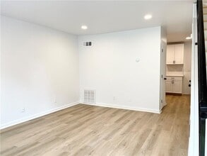 359 Mimosa Dr in Buford, GA - Building Photo - Building Photo