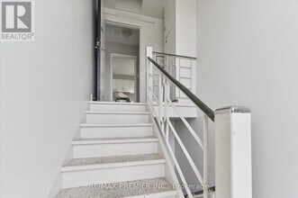 319 Wilmington Ave in Toronto, ON - Building Photo - Building Photo