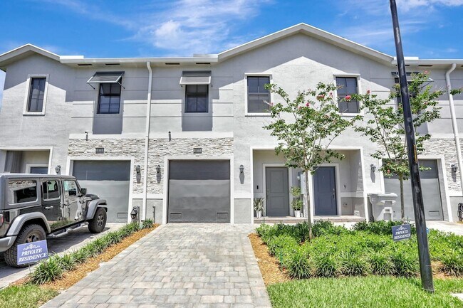 877 NW 3rd Way in Pompano Beach, FL - Building Photo - Building Photo