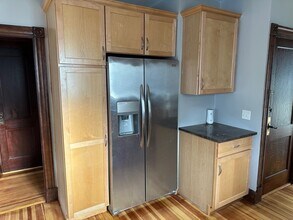 477 Lagrange St, Unit 2 in Boston, MA - Building Photo - Building Photo