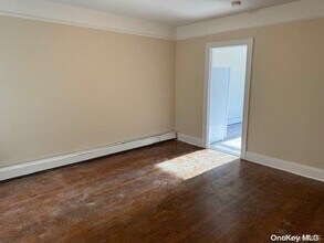 62 Jerusalem Ave in Hicksville, NY - Building Photo - Building Photo