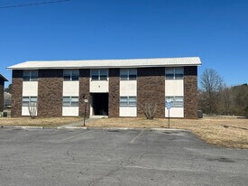 506 S 2nd Ave in Chatsworth, GA - Building Photo