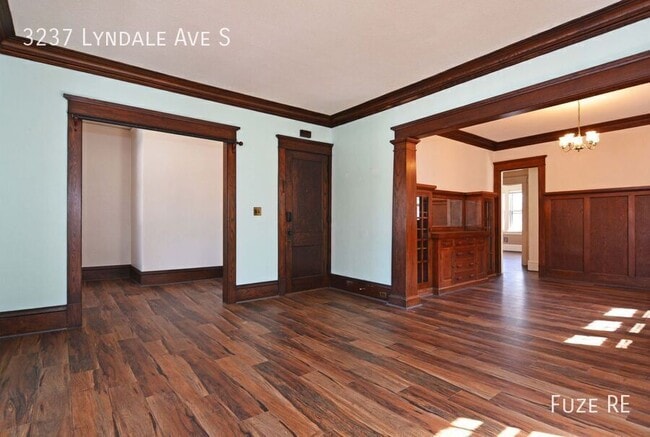 3237 Lyndale Ave S in Minneapolis, MN - Building Photo - Building Photo
