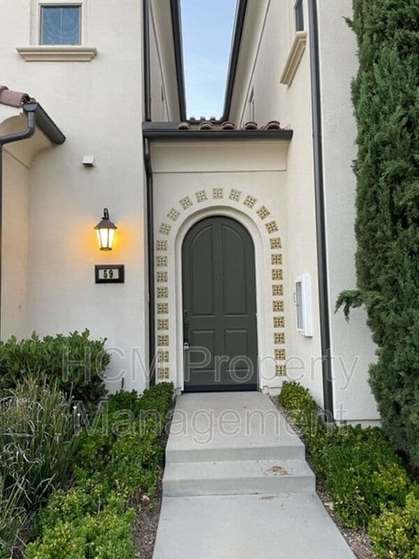 59 Henson in Irvine, CA - Building Photo - Building Photo