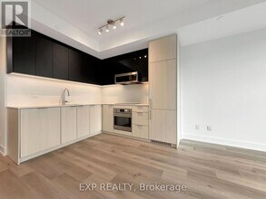 308 Jarvis St in Toronto, ON - Building Photo - Building Photo