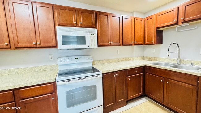 732 N Halifax Ave in Daytona Beach, FL - Building Photo - Building Photo