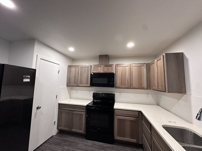 275 Stockton Ave in Umatilla, OR - Foto de edificio - Building Photo