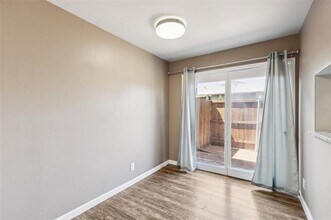 4039 Cole Ave in Dallas, TX - Building Photo - Building Photo