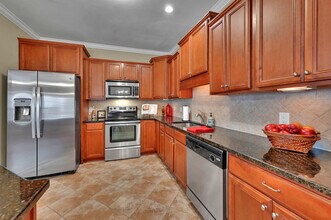 2401 Dovedale Ct in Greenville, NC - Building Photo - Building Photo