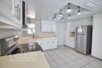 2 Brentwood Ln in Englewood, FL - Building Photo - Building Photo