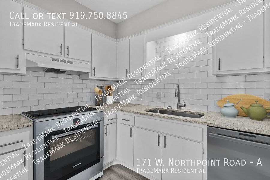 171 W Northpoint Rd in Spring Lake, NC - Building Photo