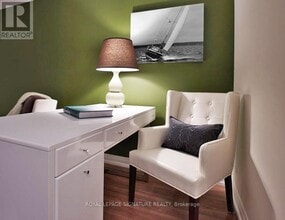 305 Roehampton Ave in Toronto, ON - Building Photo - Building Photo