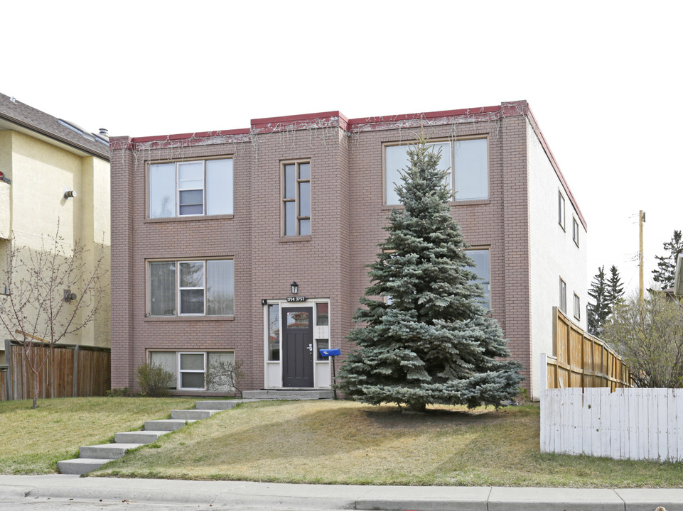 1714 37th St SE in Calgary, AB - Building Photo