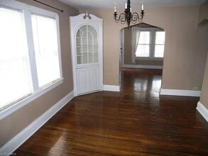 1681 Sunview Rd in Lyndhurst, OH - Building Photo - Building Photo