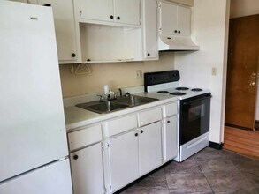 435 Burns Ave, Unit 4 in Indiana, PA - Building Photo - Building Photo