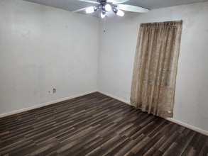 1157 4th in Silsbee, TX - Building Photo - Building Photo