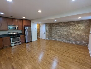 2834 N Albany Ave in Chicago, IL - Building Photo - Building Photo