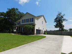 101 Staffordshire Dr in New Bern, NC - Building Photo - Building Photo